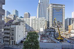 東京メトロ日比谷線「神谷町」駅まで徒歩4分、東京メトロ日比谷線「虎ノ門ヒルズ」駅まで徒歩6分。銀座や六本木、新宿、東京などへアクセスしやすく、都心ライフを満喫できます。