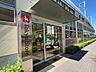 周辺：東急ストア不動前店まで徒歩1分(約10m)。営業時間は9:00～23:00。生鮮食品や日用品の取り扱いがあるスーパーです。夜遅くまで営業しているため、お仕事帰りに利用できます。