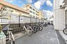 その他：【駐輪場】マンション敷地内に駐輪場が設けられています。利用料金や最新の空き状況など、詳細については、お気軽にお問い合わせください。
