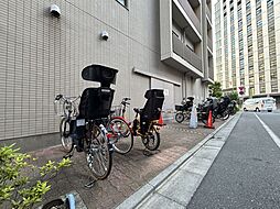 【駐輪場】マンション敷地内に駐輪場が設置されています。道路に面しているため利用しやすいです。空き状況・利用料金など、詳細はお気軽にお問い合わせください。