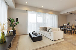 【キャナルファーストタワー】東京メトロ有楽町線「辰巳」駅まで徒歩9分、ゆりかもめ「豊洲」駅まで徒歩17分他。複数沿線・駅利用可能で通勤・通学やお出掛けにも便利な立地です。