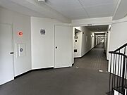 【共用部】小中学校、スーパー・郵便局などの生活施設が徒歩12分圏内に位置する、ご家族で暮らしやすい住環境です。