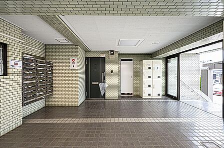 宅配ボックス付きで、不在時にも荷物を受け取れます!