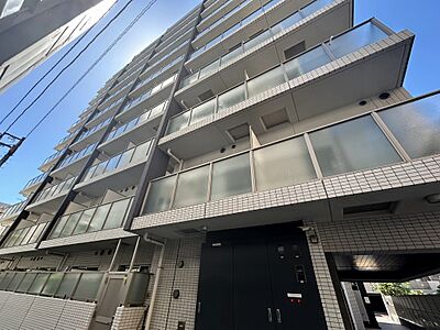 外観:【SYNEX横濱阪東橋?】駅まで徒歩5分×2沿線2駅利用可能。2015年12月築、地上11階建マンションです。該当住戸は「1K」のオーナーチェンジ物件。3階部分に位置しています。 外観:【SYNEX横濱阪東橋?】駅まで徒歩5分×2沿線2駅利用可能。2015年12月築、地上11階建マンションです。該当住戸は「1K」のオーナーチェンジ物件。3階部分に位置しています。