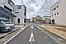 外観：物件の西側前面道路（南側から）［2026年5月24日撮影］