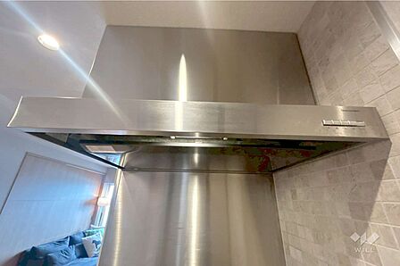 換気扇。リフォームで取り替えることも可能です。お気軽にお申し付けください。