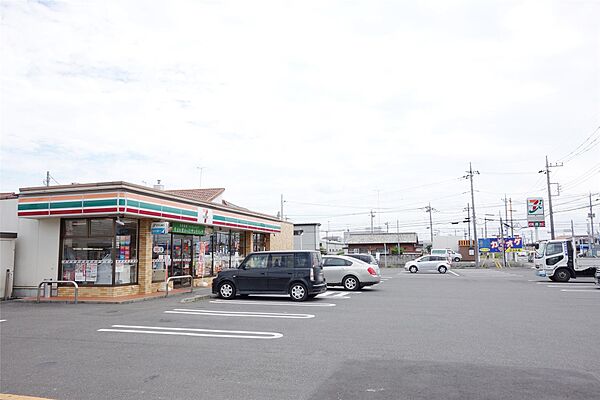 画像5:セブンイレブン足利八椚町店(558m)