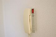 来客を確認できるインターホン付き♪