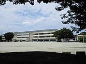 足利市立南小学校(344m)