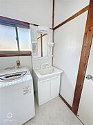 便利なシャワー付きの洗面台★