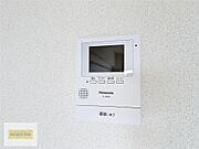 来客の顔が確認できるモニターホン付きで安心◎