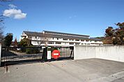 足利市立毛野小学校(949m)