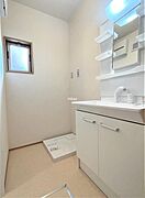 便利なシャワー付きの洗面台★