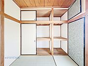 壁一面たっぷり収納できます！