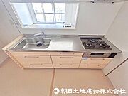 ご家族と会話をしながらお料理を楽しめ一体感を感じられるキッチン。
