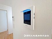 TVモニター付きインターホンで来客者の顔が確認できるので、安心ですね！