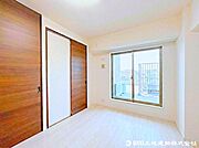 広々としたお部屋で、主人室にもおススメ！飽きの来ないシンプルなデザイン。