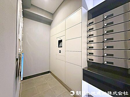 宅配ボックス付きで不在時でも安心!