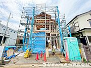 前面道路は広いので、お車の出し入れが苦手なママや小さなお子様にも安心ですね。