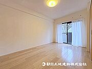 リビングとつづきの居室です！お客様の急な宿泊などに客間としても便利です！