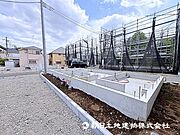 すぐ裏にはどんぐり林公園が！緑も多く住み心地のいい環境ですね！