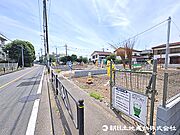交通量の少ない閑静な住宅街なので、小さなお子様のいるご家庭も安心です！