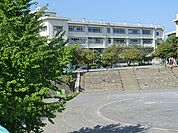 白幡台小学校まで約400ｍ