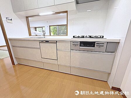 対面式キッチンは、料理をしながらでもご家族との会話を楽しめます！