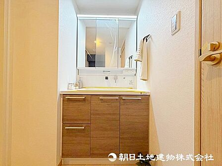 多彩な機能が備えられたパウダールーム。心地よいリフレッシュ空間です。