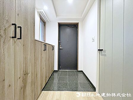 ご家族みんなが毎日使う、お家の顔となる清潔感ある玄関です。