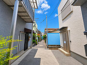 【【ホームズ掲載物件の《一括問合せ》対応店♪】】今すぐ知りたいにお応えします♪♪前面道路の写真♪閑静な住宅地に位置しながら利便性にも優れています♪散策しながらのお散歩も楽しい時間になりそうです♪