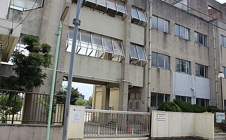 名古屋市立明治小学校 570m