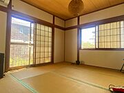 「2階8帖和室」」■二面採光で明るく風通し良好な和室、押入れ付きで収納も充実☆