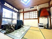 「1階６帖和室」■押入付きで布団はもちろん、扇風機や暖房ヒーターなどの家電製品や大きな荷物なども収納できます。