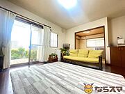 「リビング」■大きな窓から光が沢山入るので、リビングはいつでも開放的な空間です♪