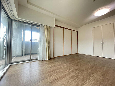 「リビング」■※家具・荷物等を画像加工により消去した空室時のイメージです。