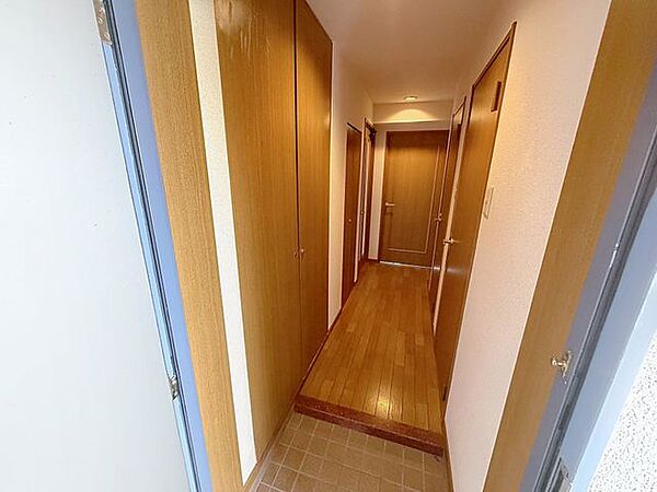 玄関を拡大表示