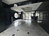 エントランス：黒が基調の高級感あるエントランスです♪