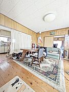 まだ残置物が残っておりますが、残置物はお引渡しまでに撤去します♪