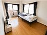 室内：リビングから直結の洋室！目が届きやすいため子供部屋としてもいいですね♪