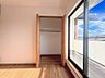 収納：クローゼットにはハンガーパイプ付き！お洋服をかけて収納出来ます◎