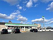 コンビニ ファミリーマート岡山藤田南店まで車で4分 2300m