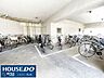 その他：しっかりと屋根で覆われた駐輪場！大切な自転車を雨風からしっかり守れるのが嬉しいポイントです。お子様の通学用や日々のお買い物用自転車も安心して置けますね♪