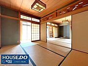 玄関からすぐに入れる和室空間は、来客の対応に最適です！プライベート空間と分けたい時に大活躍します！