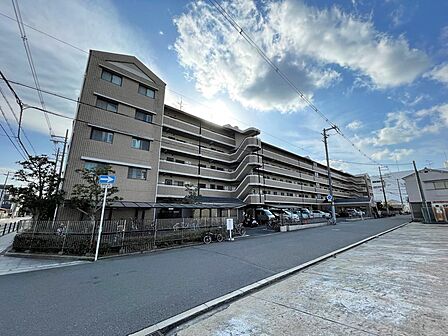 周辺には生活便利な施設が充実しています♪