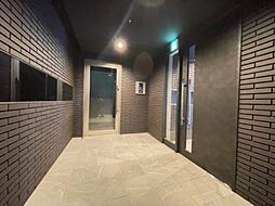 4 / 7