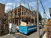 圧迫感のない眺望が非常に魅力的です。心地の良い自然光がたっぷりと差し込み、明るく開放感のある住まいを実現します。
