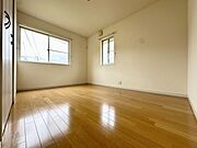 2階洋室です！子供部屋にいかがでしょうか！