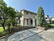 閑静な住宅街です！車通りも少なく落ち着いた住環境となっております！