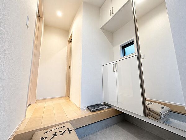 玄関を拡大表示